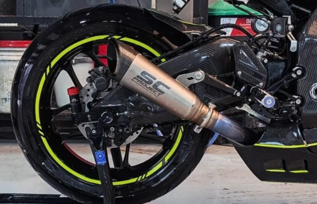 OVERSUSPENSION INSTALADO EN YAMAHA R1
