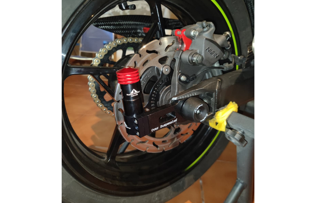 KAWASAKI Z900 EQUIPADA CON OVERSUSPENSION