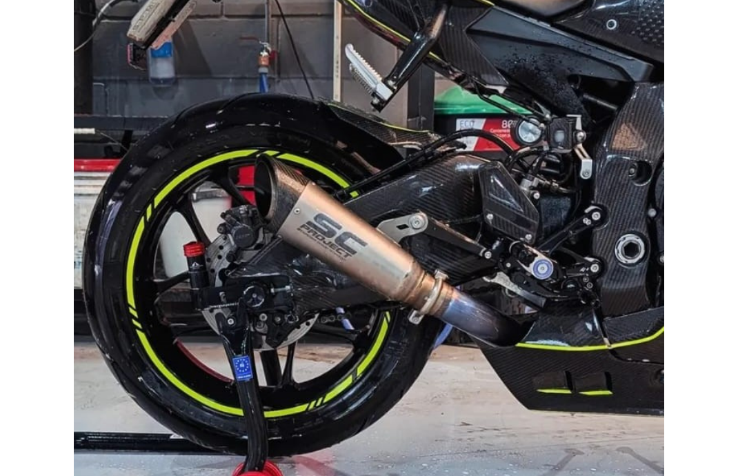 MÁS TRACCIÓN CON OVERSUSPENSION EN R1